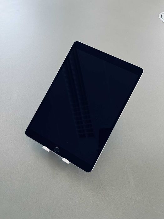 Apple iPad Pro 1gen A1701 10.5' 64GB WiFi / Space Gray + Kутия