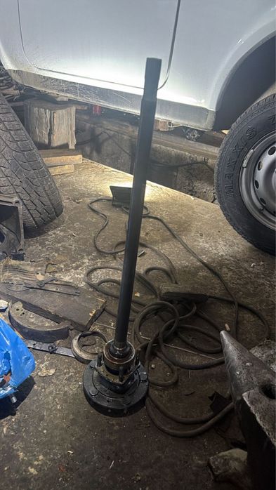 Полуось на ниву2121