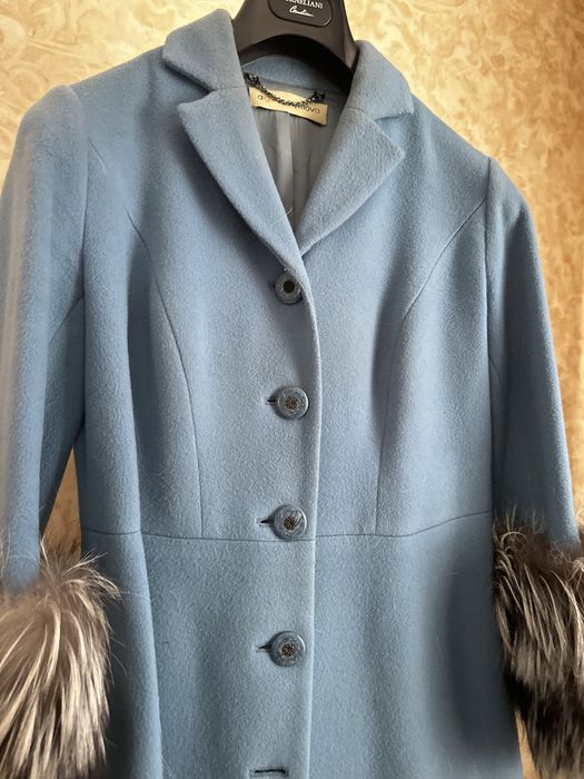 Теплое пальто с мехом