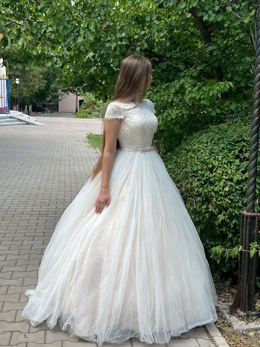 Платье свадебное