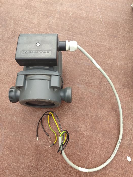 Grundfos UP 20-45 N 150 Циркулационна помпа от неръждаема стомана