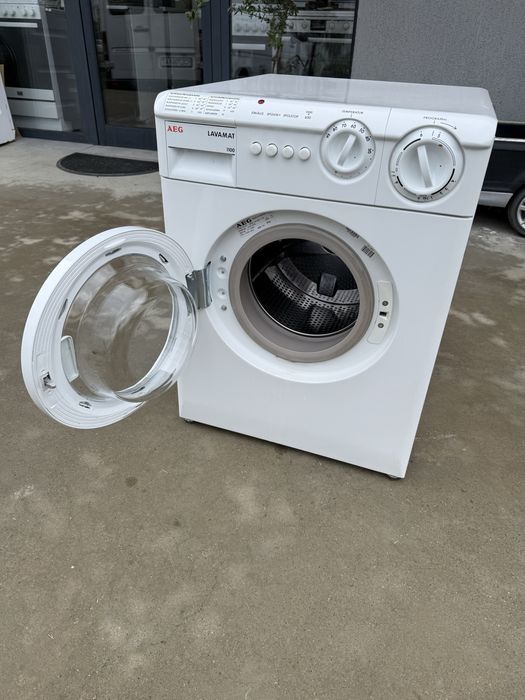 Малка пералня AEG 4 кг