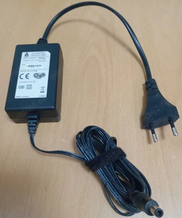 Vând  2 Alimentatoare 12 V   2 Amperi ,preț 45 Lei bucata