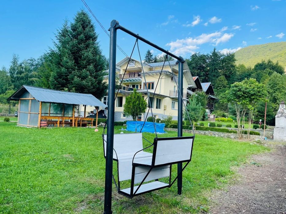 Închiriez vila Paște