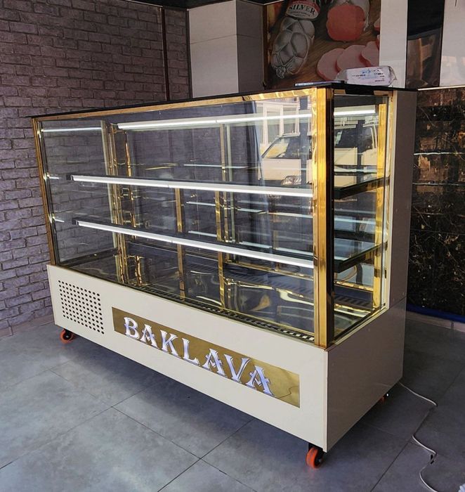 Витрины холодильники