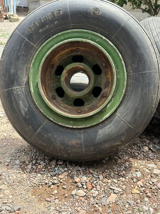 колесо от вертолета Ми-2.