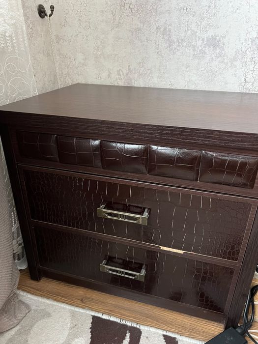 Продам спальный гарнитур без кровати