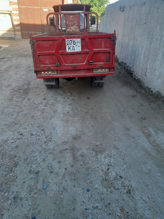 Lochin benzinli mototsikil