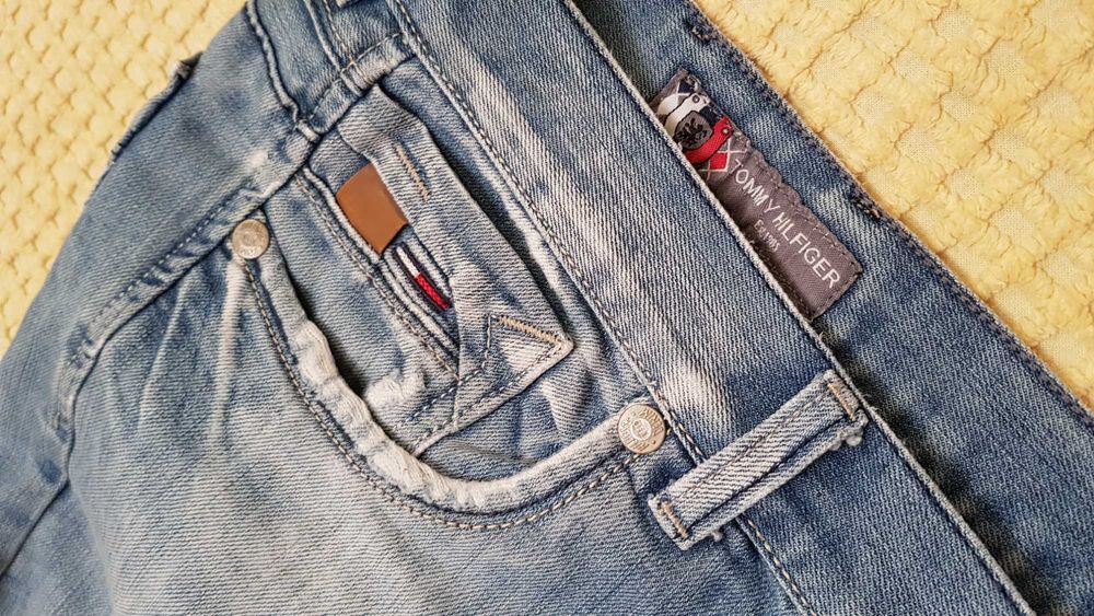 Pantaloni jeans blugi TOMMY HILFIGER albastri W31 (talia)