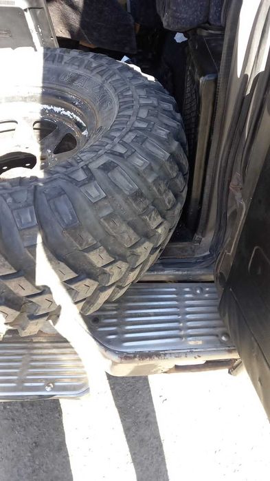 Резина б/у грязивая