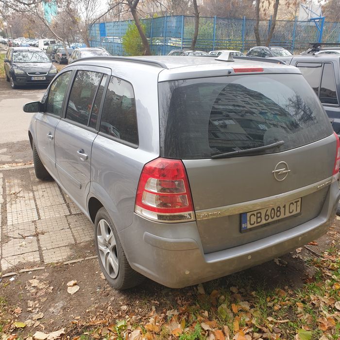 Продавам Опел Зафира 1.6 150к.с фабричен метан на части