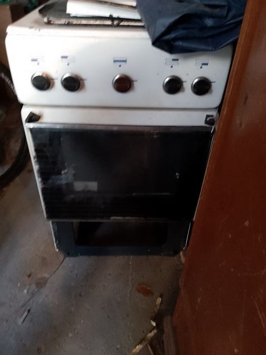 Продам газовую плиту