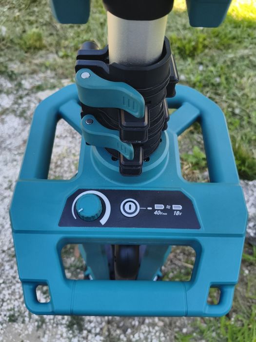 2026 - Makita ML 014G / XGT / 40 V - Мощна светлинна кула 15000 Lm