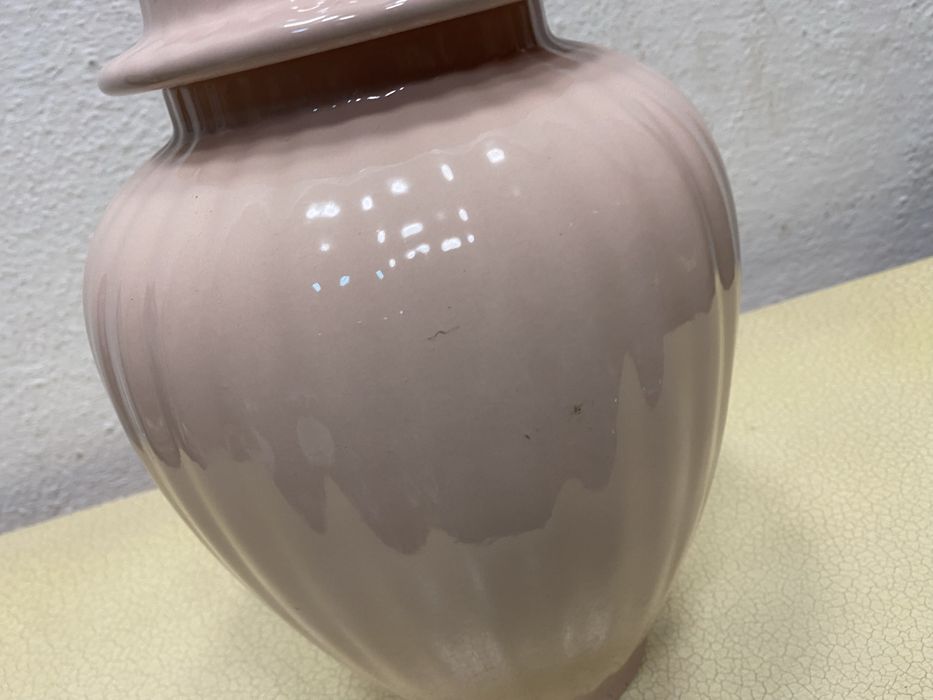 Порцеланова ваза от белгия BOCH