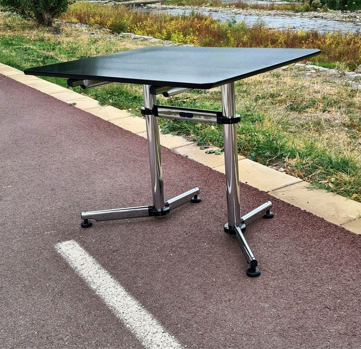 Стилна и функционална маса от висок клас USM Haller Kitos за дома офис