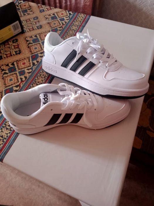 Adidas кроссовки