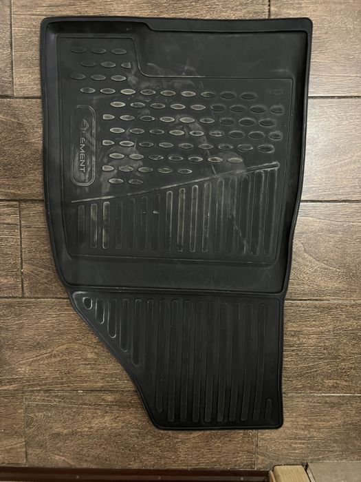 Полик для Chevrolet Onix