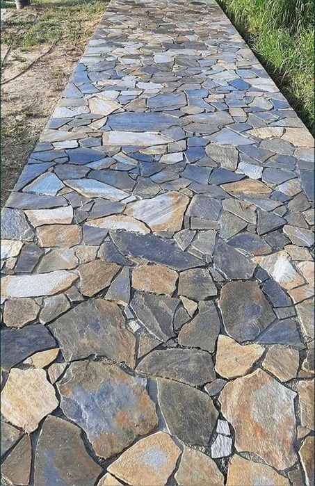 piatra naturala de munte si montaj