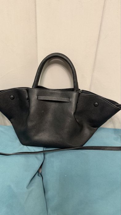 Черная сумка тоут Demellier