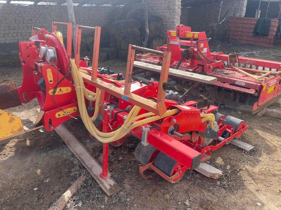 Пневматическая овощная сеялка 8 рядная