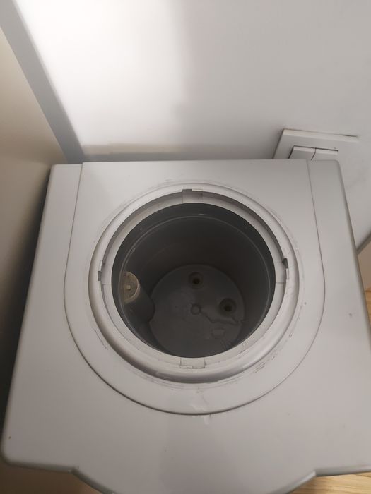 Диспансер для воды