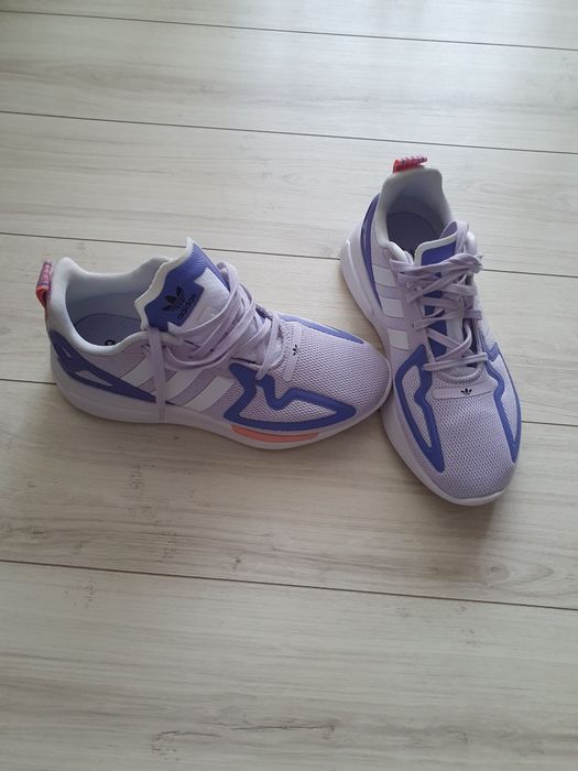 Vand incaltaminte Adidas
