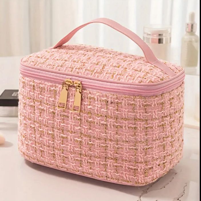 ПРОМО много различни видове и размери несесери за козметика и други