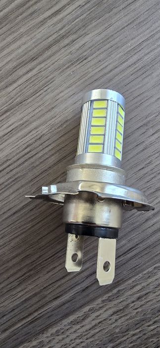 Автомобилни LED диодни крушки Н4