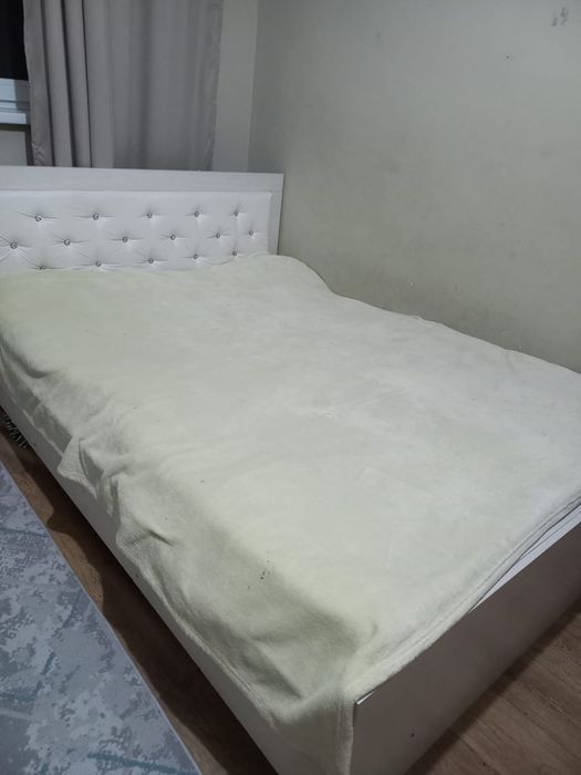 Спальный кровать белый
