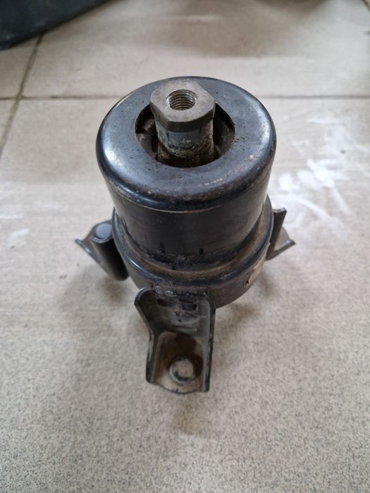 Подушка двс камри 50