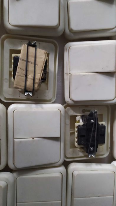 Ключ за осветление, розетка TV, розетка за стационарен телефон