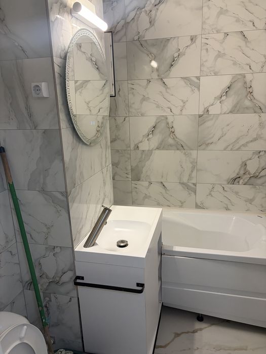 Inchiriez apartament cu 3 camere