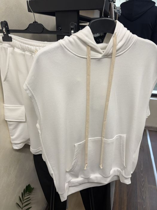 Мъжки екипи на едро