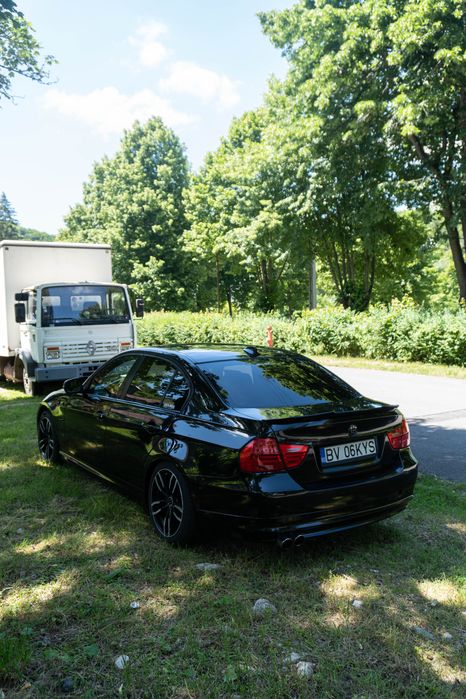 Vand BMW seria 3 E90 320d *trapa* 2011