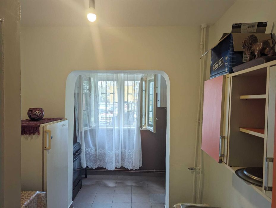 Ofer pt inchiriere apartament cu 1 camera cu centrala ,zona Crihala
