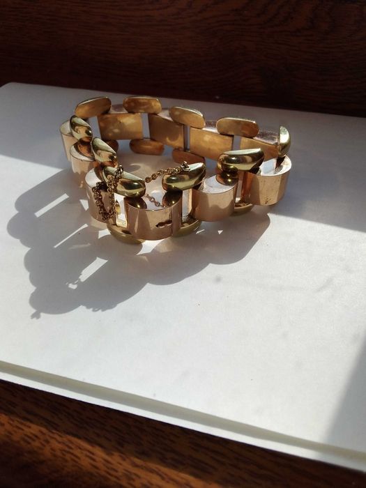 Златна гривничка