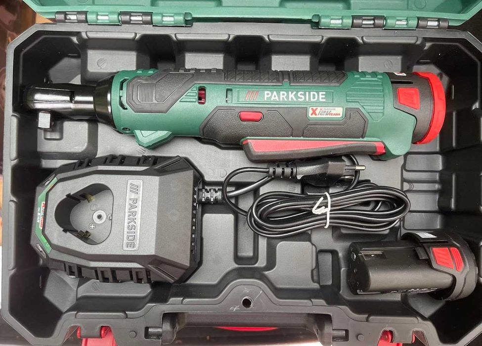 PARKSIDE® 12 V акумулаторна тресчотка 54Nm. Отлична за зглобяване и разглобяване на всякакви винтове,болтове и гайки на автомобил и други машини. Внос