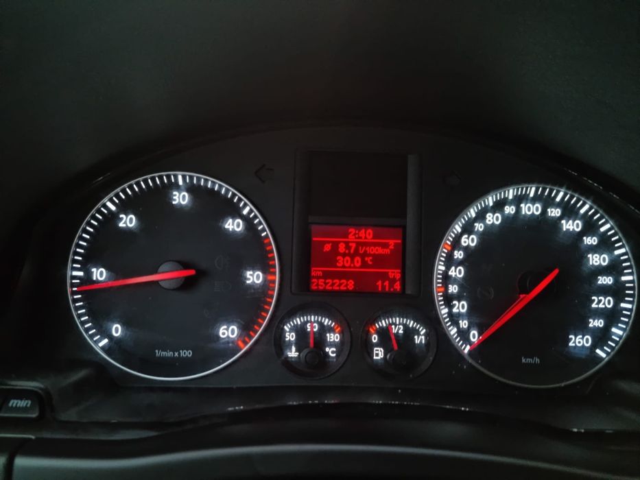 Schimbare leduri/lumini/becuri bord/ceasuri auto