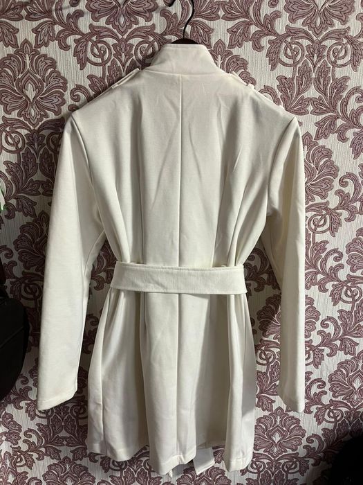 Продам белое платье