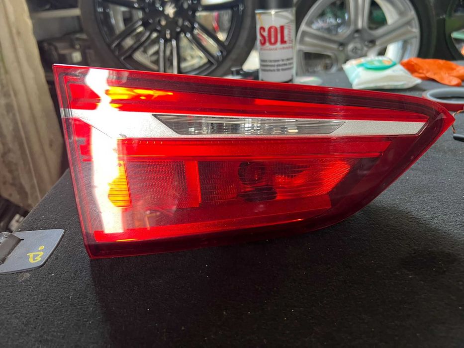 Tripla triple stop lampa stanga dreapta haion hayon portbagaj BMW X1 F48 cod 2710633 2710634