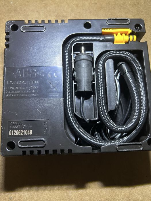 ОРИГИНАЛЕН заводски компресор за гуми, компресор за кола и джип