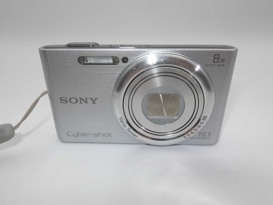 Sony Cyber-Shot W730 сребърен ултра компактен цифров фотоапарат, дигитална камера, в отлично състояние, пълен комплект, работи перфектно!