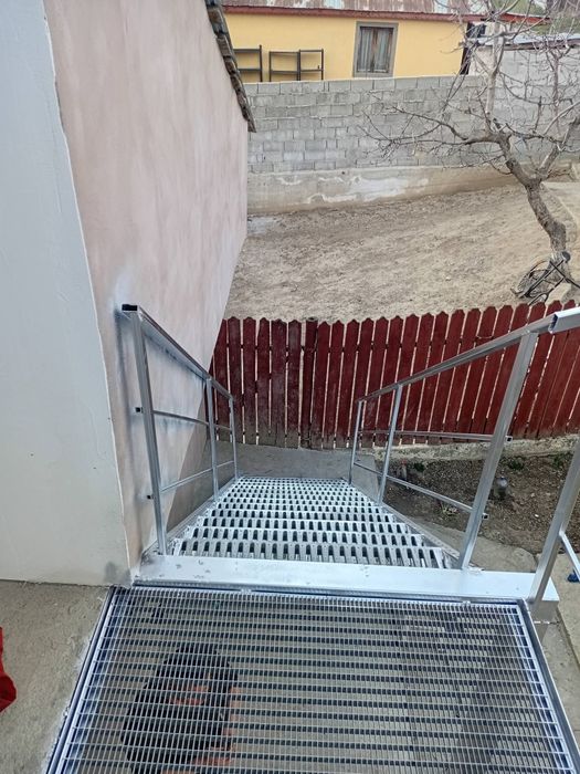 Scarii metalice zincate