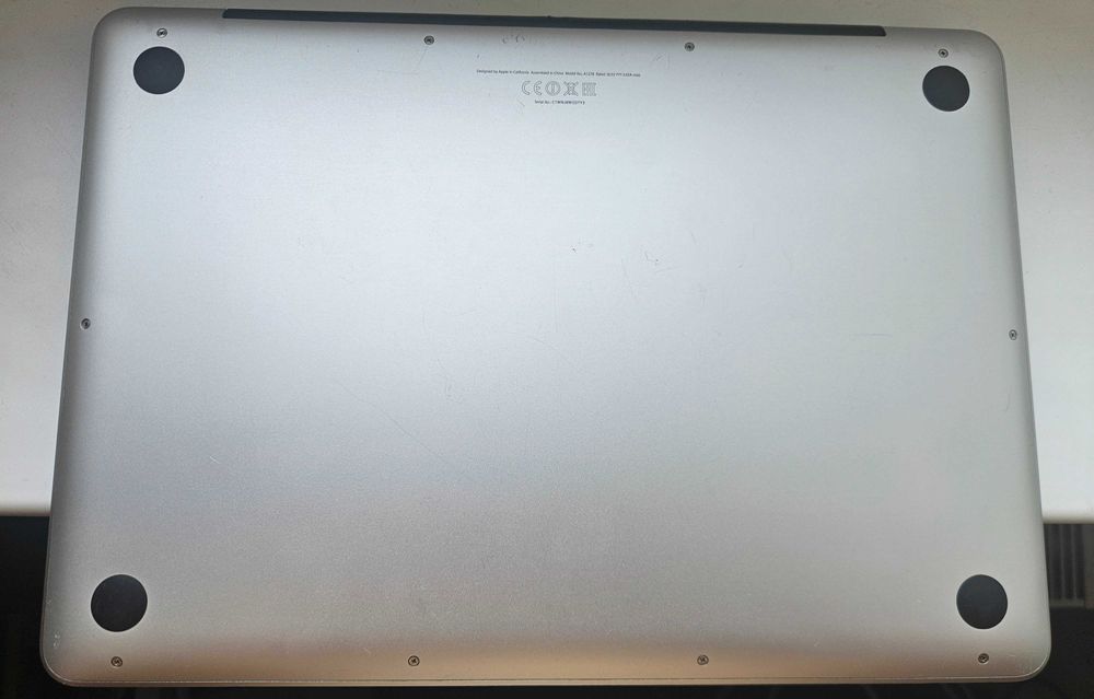 Macbook Pro 13 Core i5 Mac OS и Windows 11, добра батерия