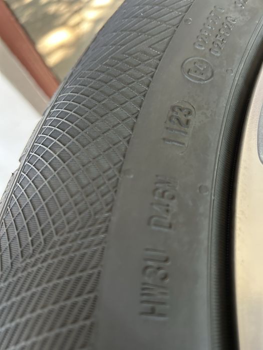 Джанти с Зимни Гуми 20 цола Mercedes GLE W167 GLS 275/50/20 Continental