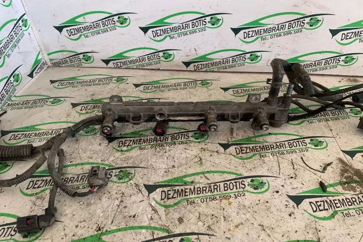 Rampa injectoare 036 133 319 Volkswagen VW Golf 1.4 MT (75 hp)