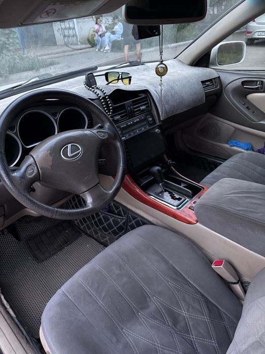 Лексус gs300.
