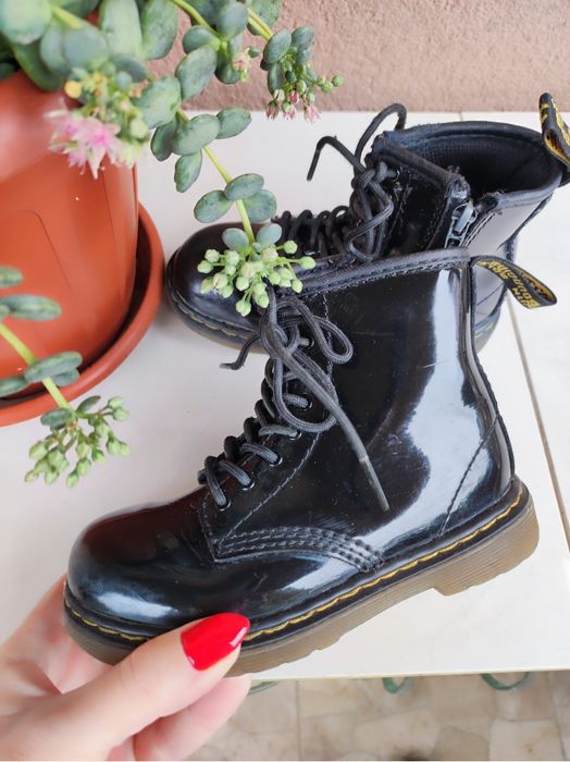 D-r Martense, детски кубинки, размер 25-26