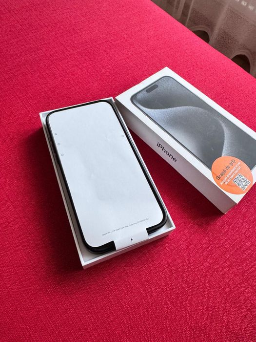 Vând IPhone 15 Pro Max, Black Titanium