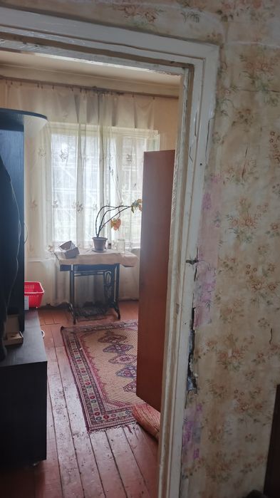 Продается квартира на круг Чорсу 4 ком 1 этаж улучшенная плонировка